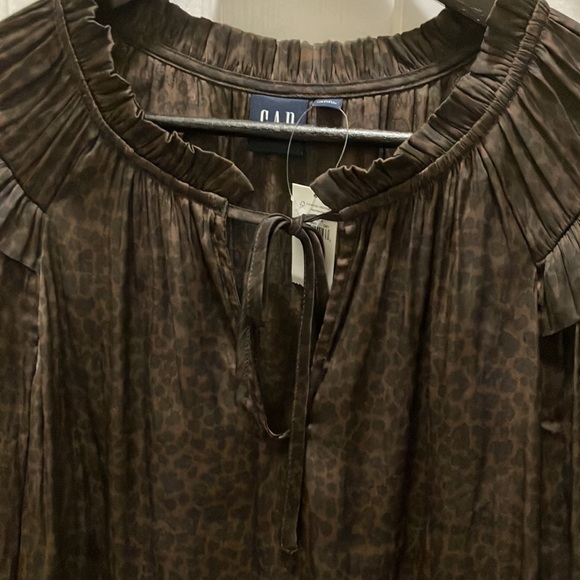 GAP Women’s Ruffle Top Small - Picture 2 of 9